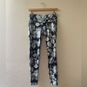 Athleta leggings white and black print yoga work out pants size small